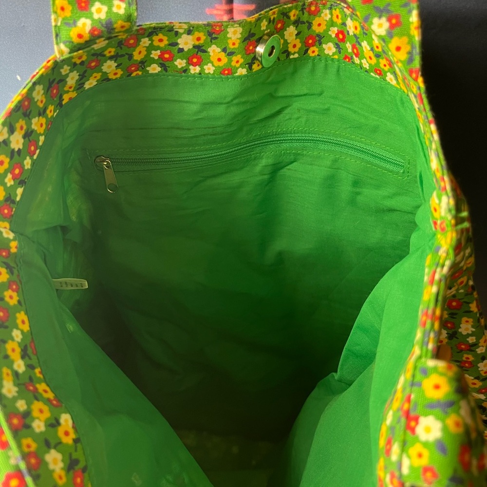 Used Green Flower tote 14 x 14 - Picture 3 of 5